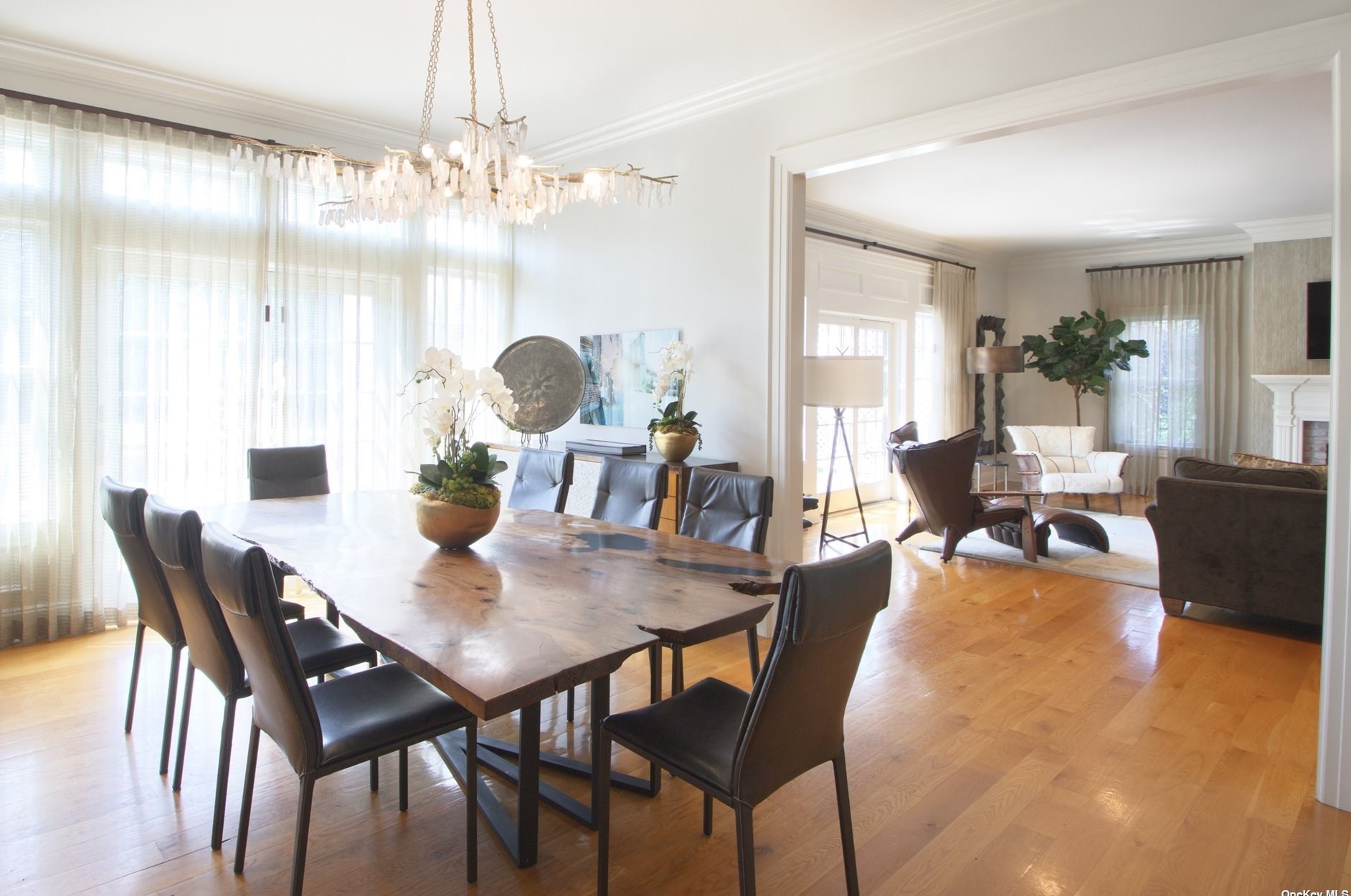 86 5th St, Garden City NY  11530-4410 exterior