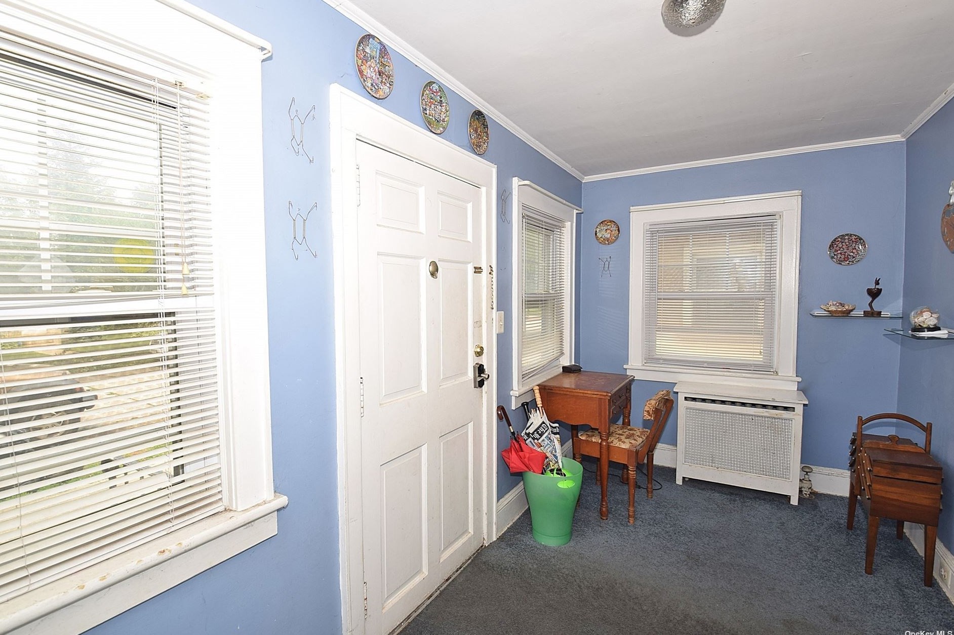 54 Wilson Ave, Lynbrook, NY 11563-1322
