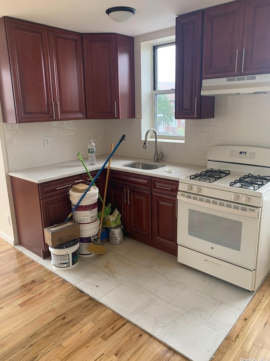 2001 24th St, Brooklyn NY  11229-2421 exterior
