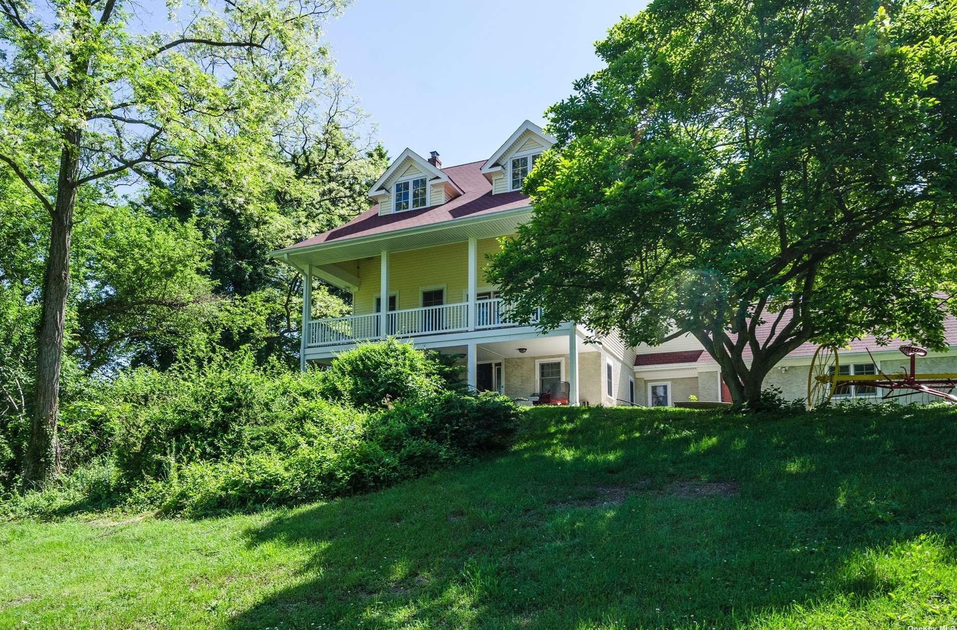 5 Milmohr Ct, Northport, NY 11768