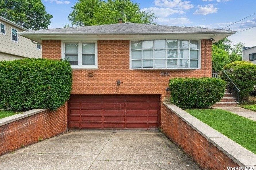 254 Forest Ave, Woodsburgh, NY 11598