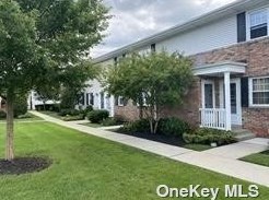 405 Kensington Ln, Bethpage, NY 11714