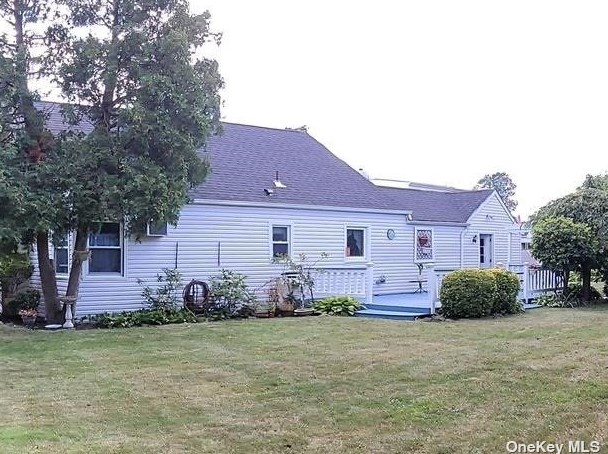 109 Vesper Ct, Babylon, NY 11702