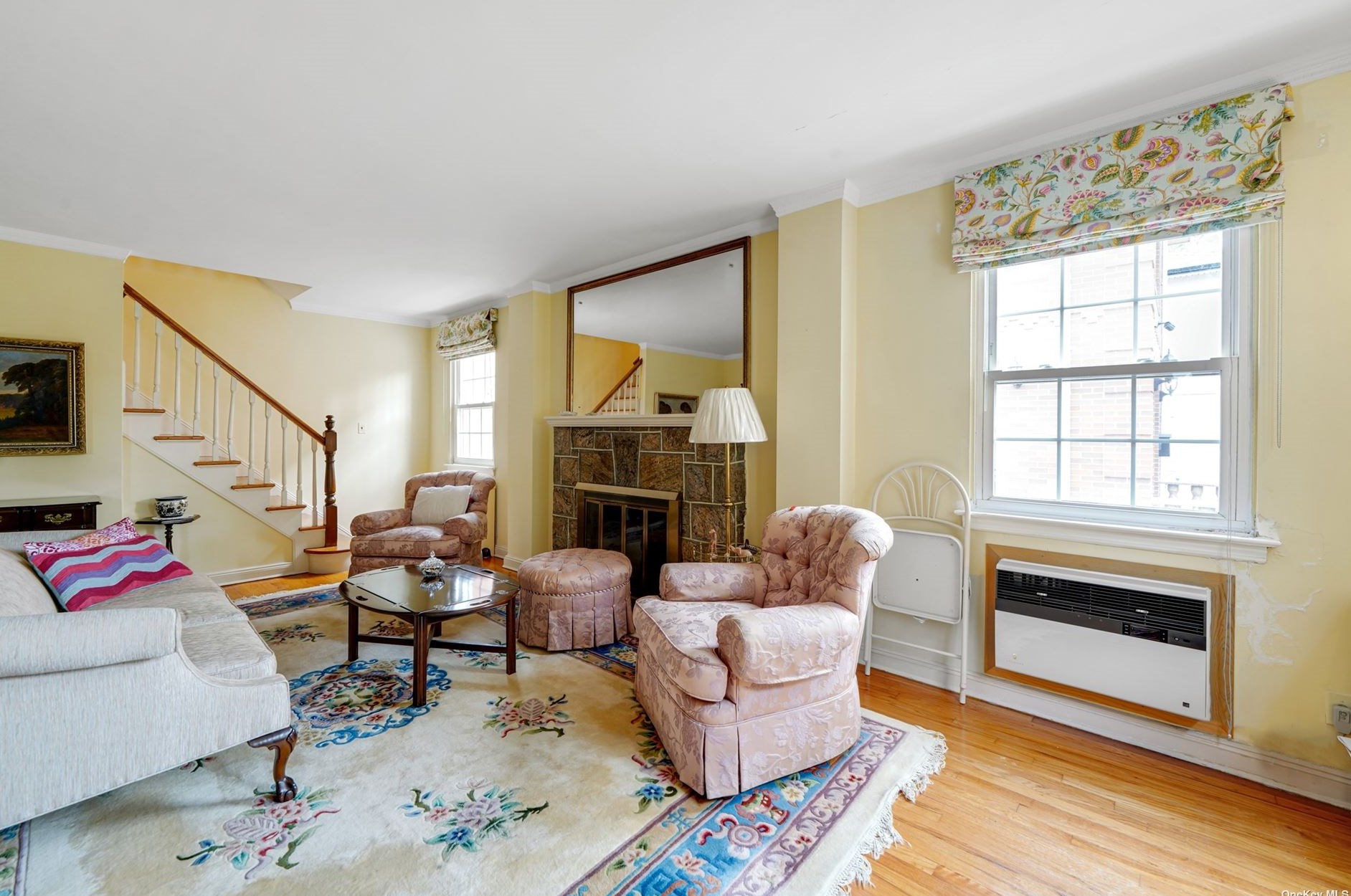 75-47 185th St, Flushing, NY 11366-1608