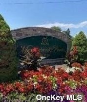 109 Augusta Dr, Gordon Heights, NY 11763-2401