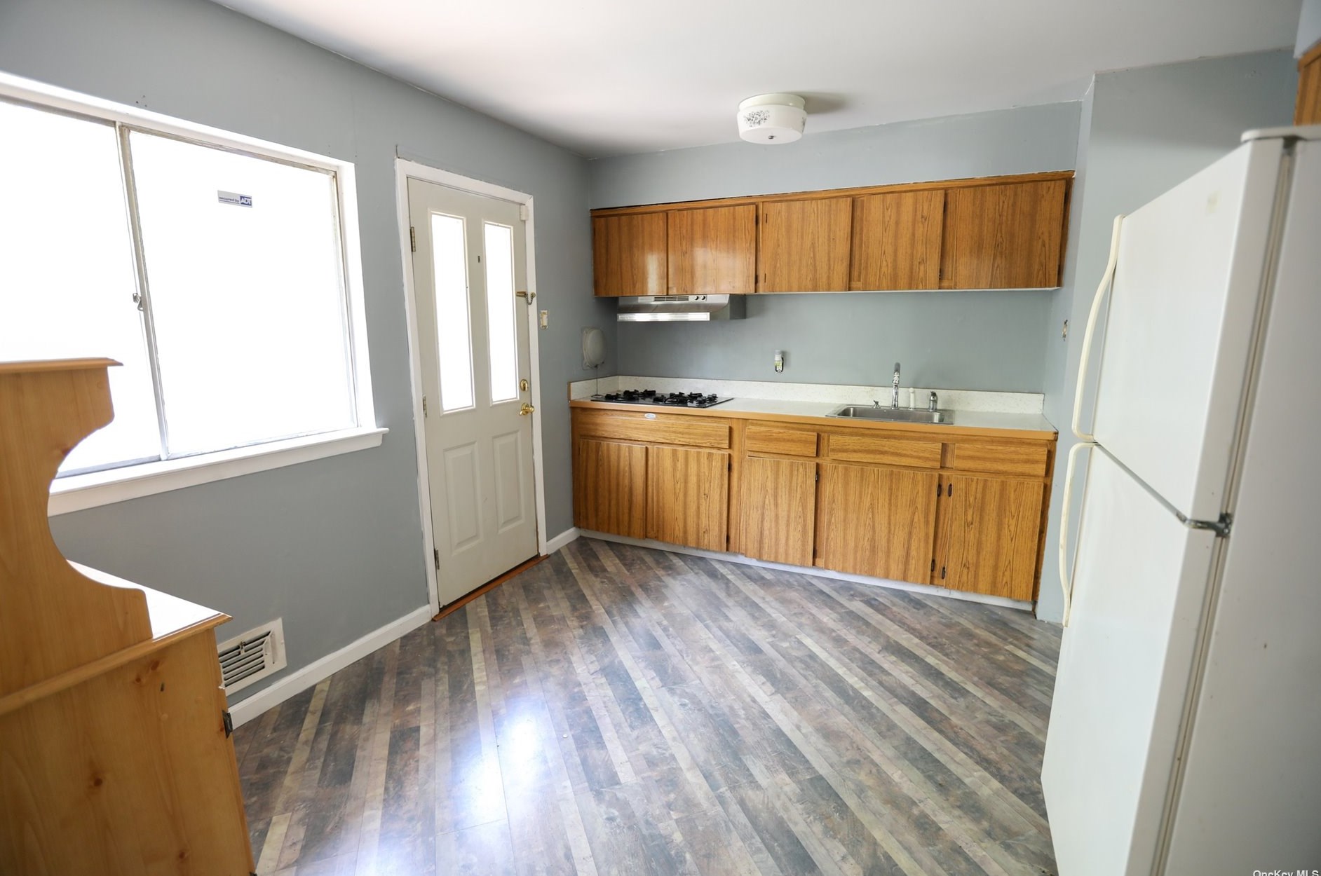 192 Joline Rd, Prt Jefferson Station, NY 11776-3309