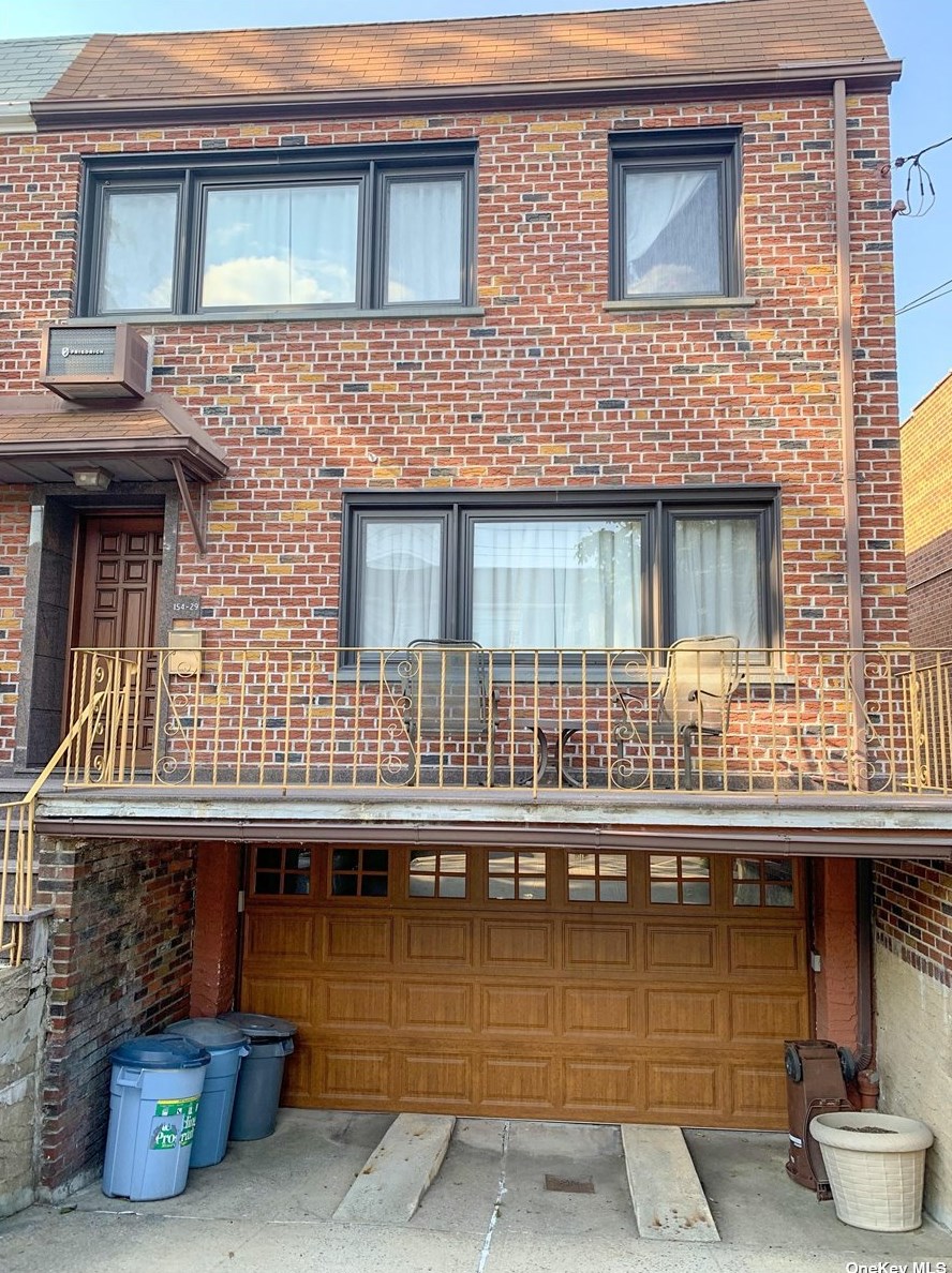 154-29 19th Ave, Flushing, NY 11357-3031