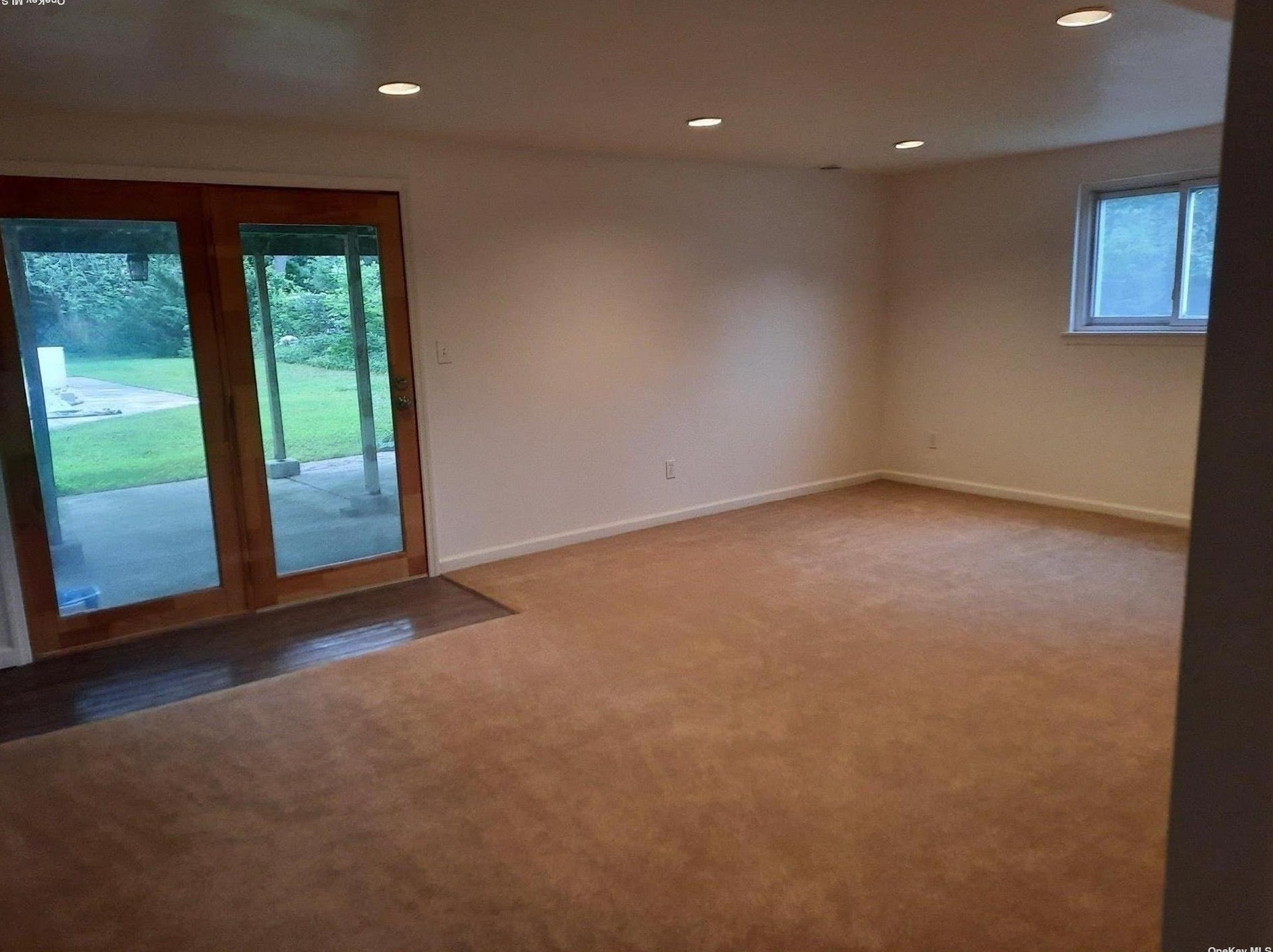 123 Marion St, Sayville, NY 11782-1805