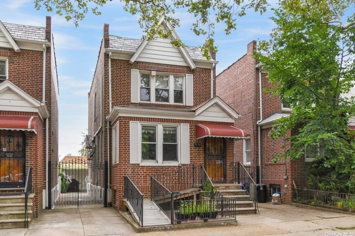 52-26 62nd St, Flushing, NY 11378-2032