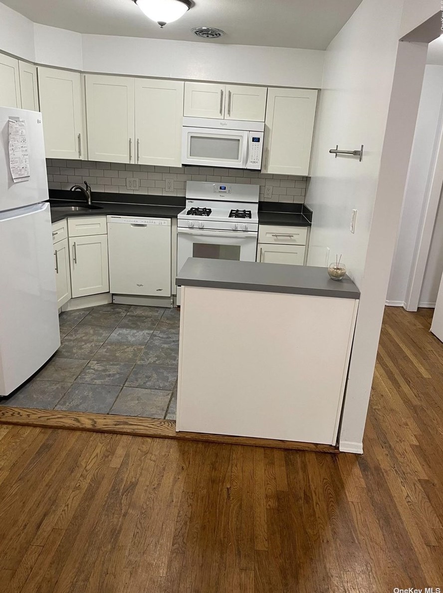 30-25 23rd St #3, Long Island City, NY 11102