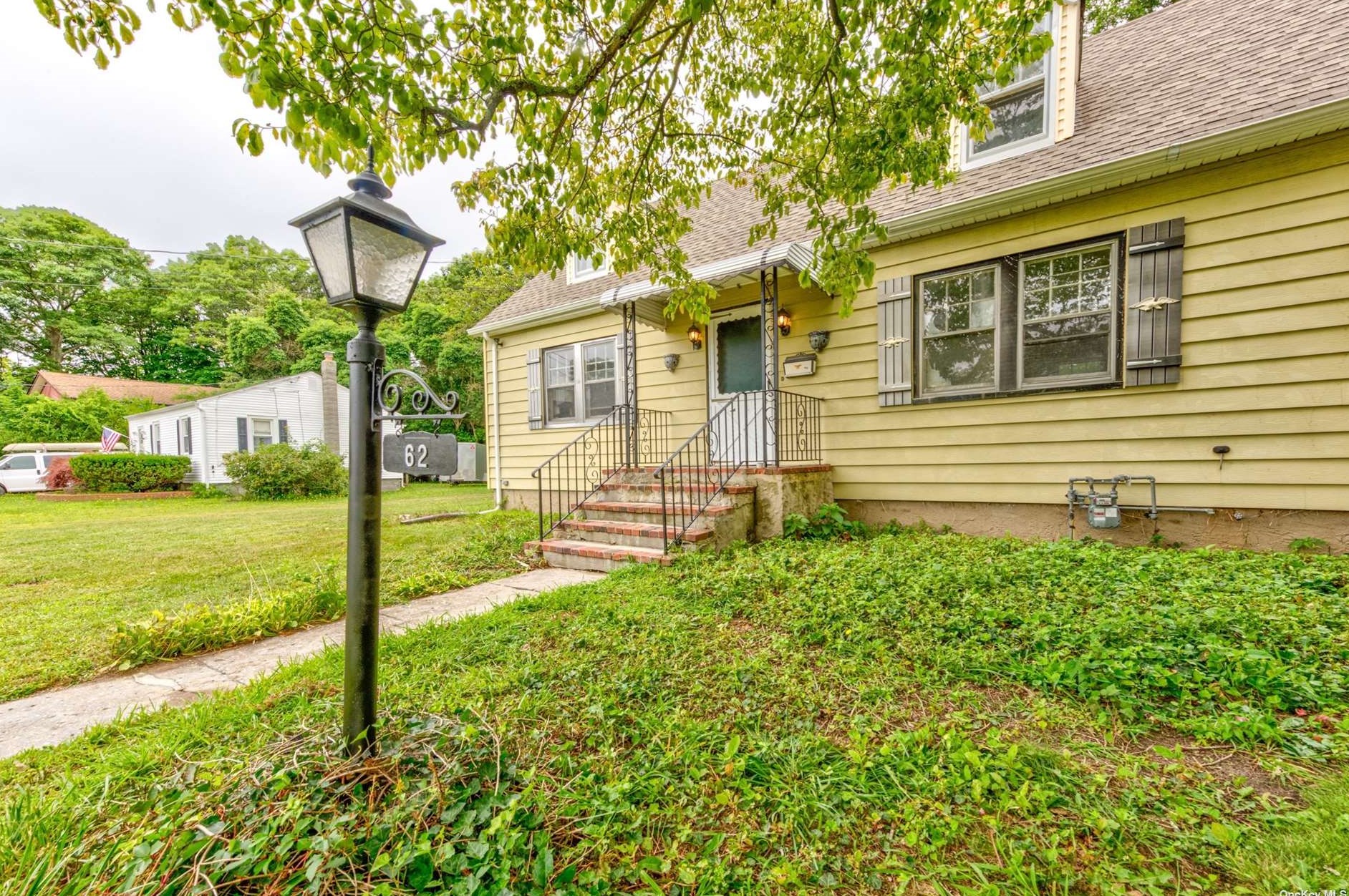 62 Bayview Ave, Canaan Lake, NY 11772-6102