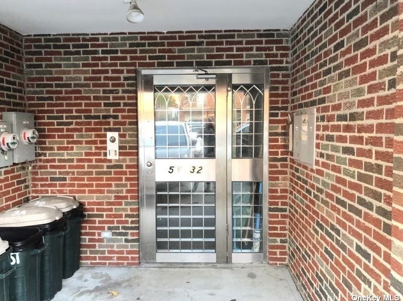 50-32 102nd St, Flushing, NY 11368-1323