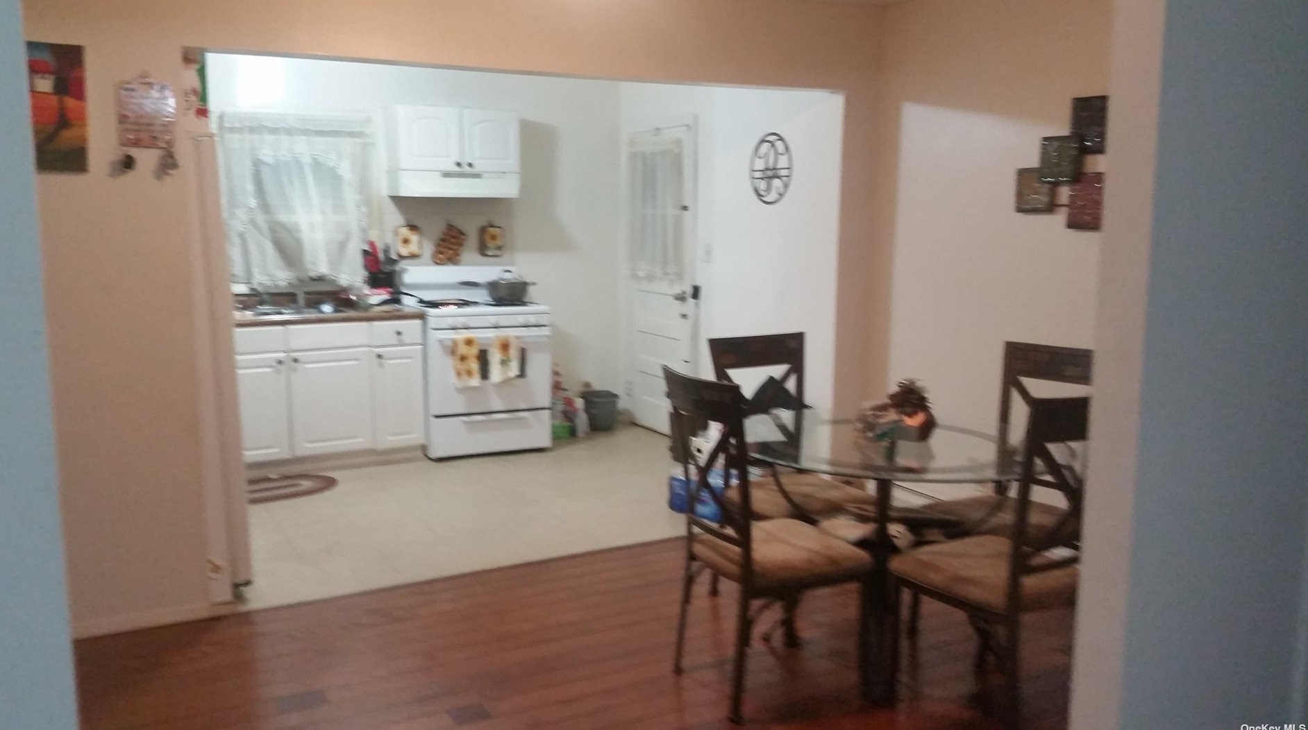 57 N 17th St, Wheatley Heights, NY 11798