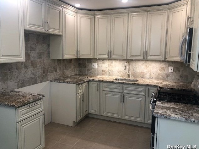 67-59 210th St, Flushing, NY 11364-2446