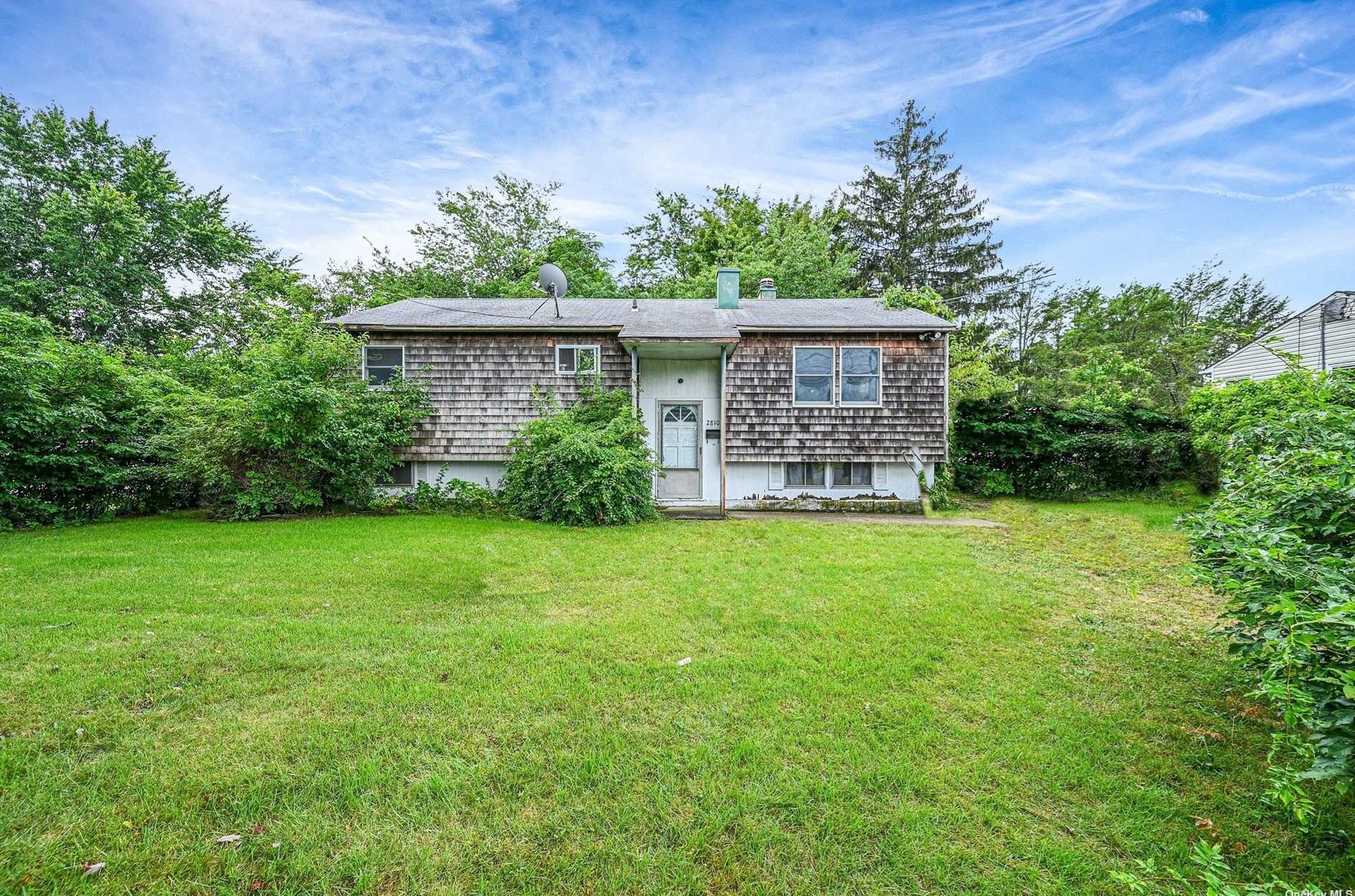 2810 Kane Ave, Gordon Heights, NY 11763