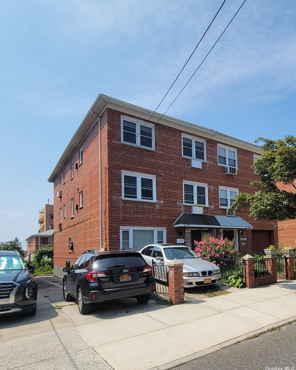36-28 166th St, Flushing NY  11358-2049 exterior