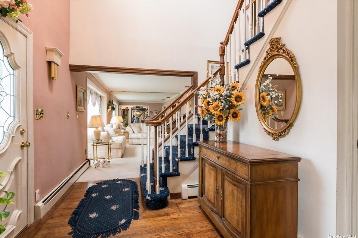 506 Benito St, Hempstead, NY 11554-3843