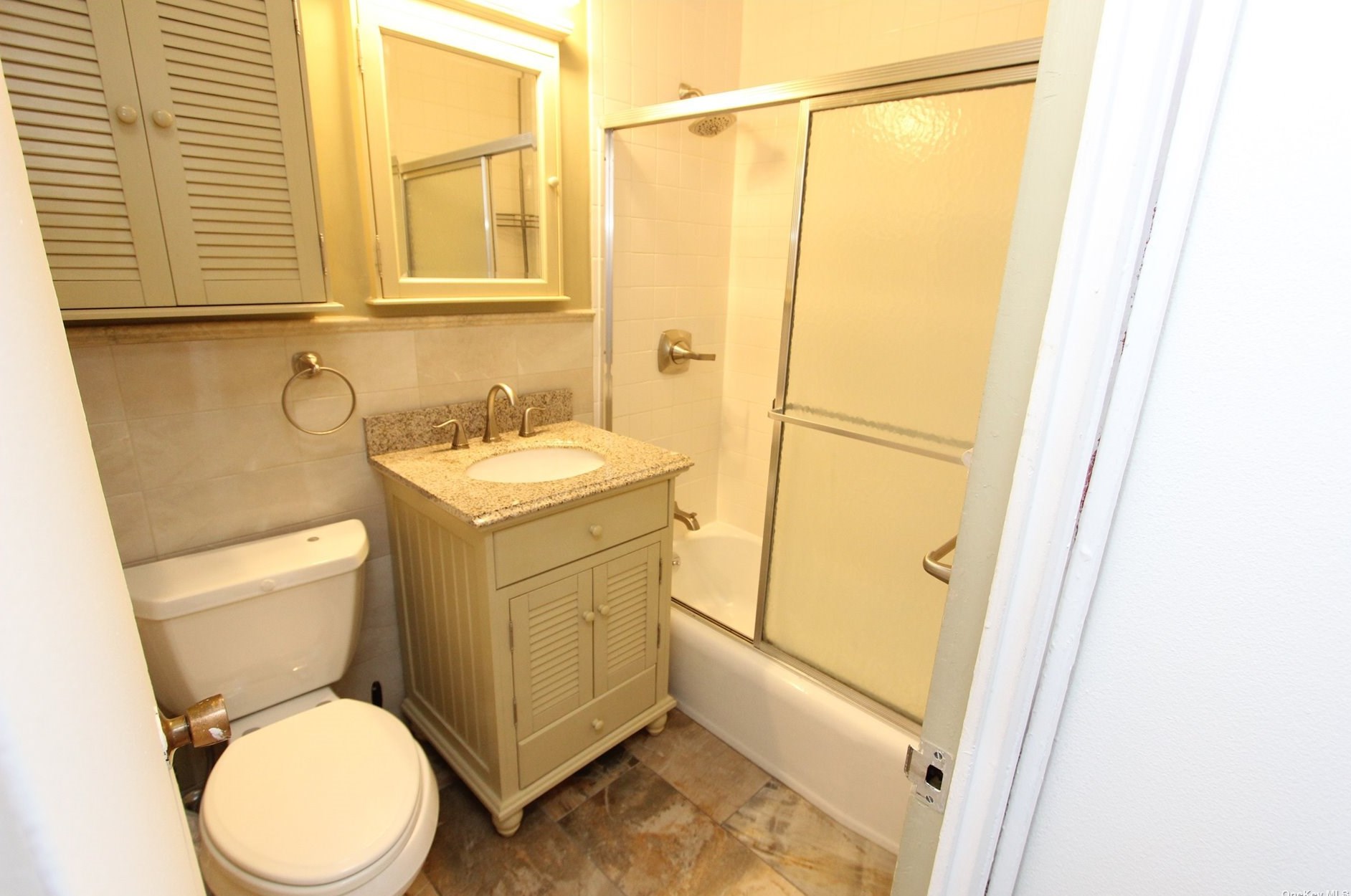 6120 Grand Central Pkwy, Flushing NY  11375-1263 exterior
