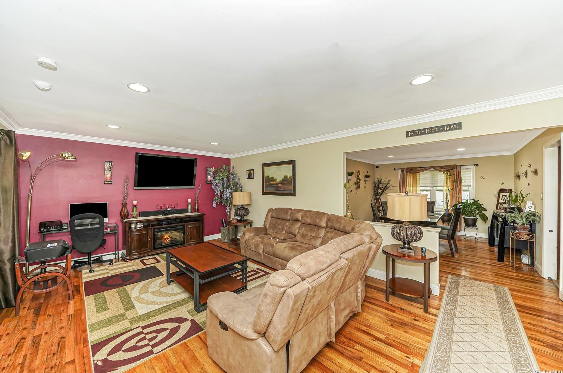 110 Palermo St, Central Islip, NY 11722