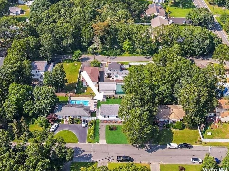 119 Arlington St, Canaan Lake, NY 11772-1537