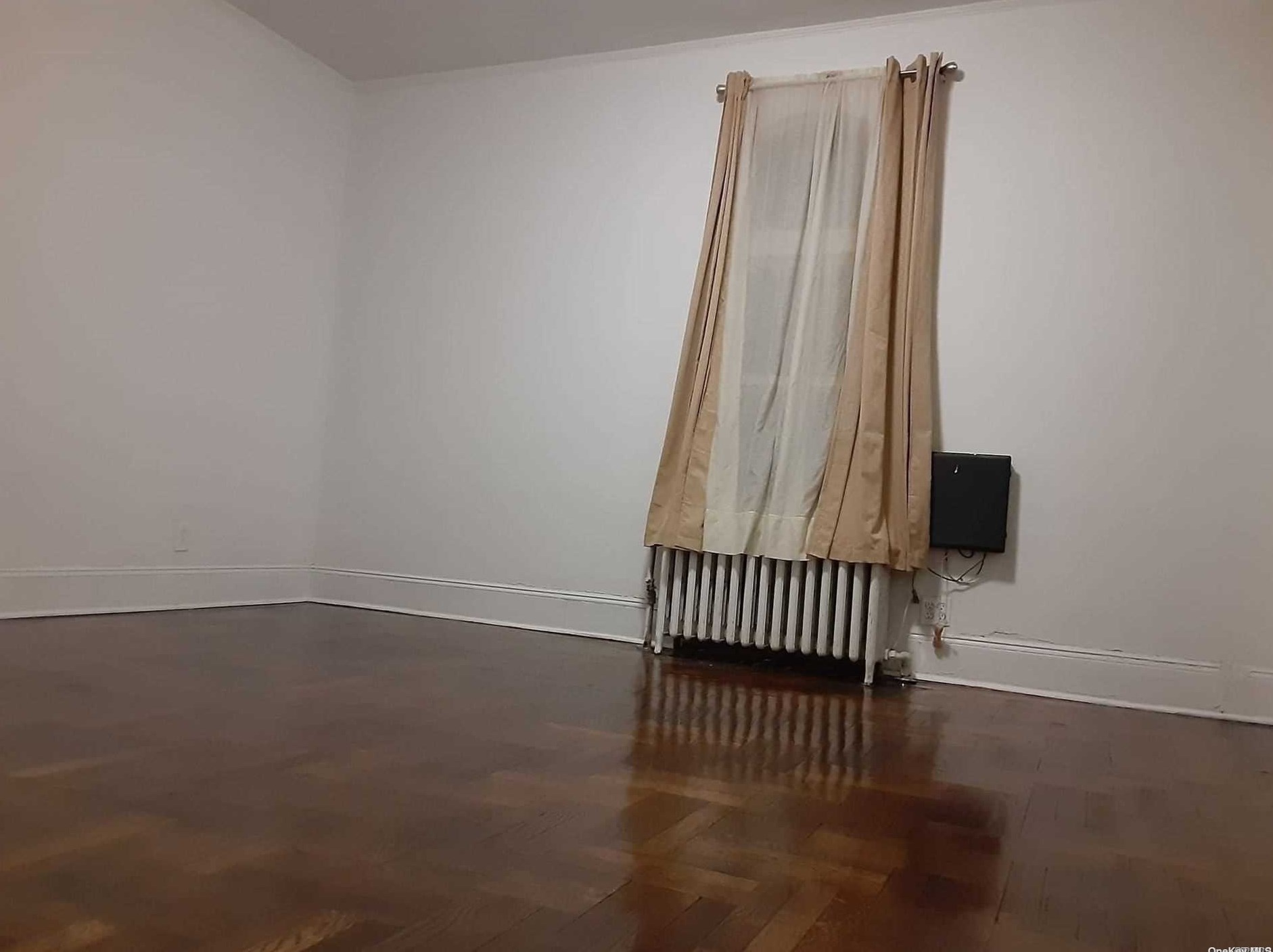 50-10 101st St #2nd Fl, Flushing, NY 11368