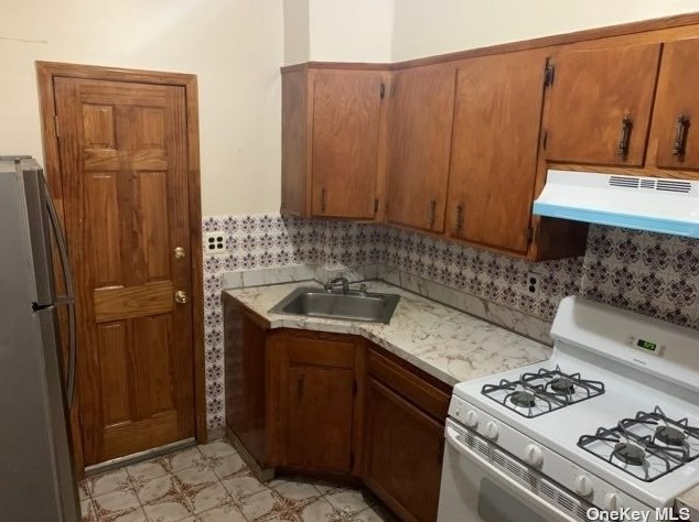 6404 Flushing Ave, Flushing NY 11378-2834 exterior