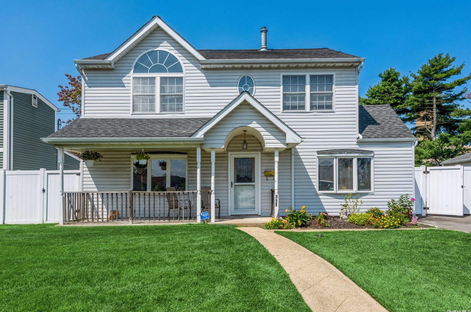 166 Ranch Ln, Plainedge, NY 11756-4606
