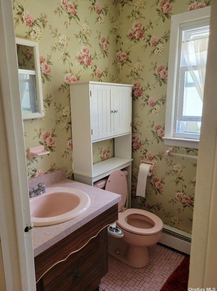1016 N 2nd St, New Hyde Park, NY 11040