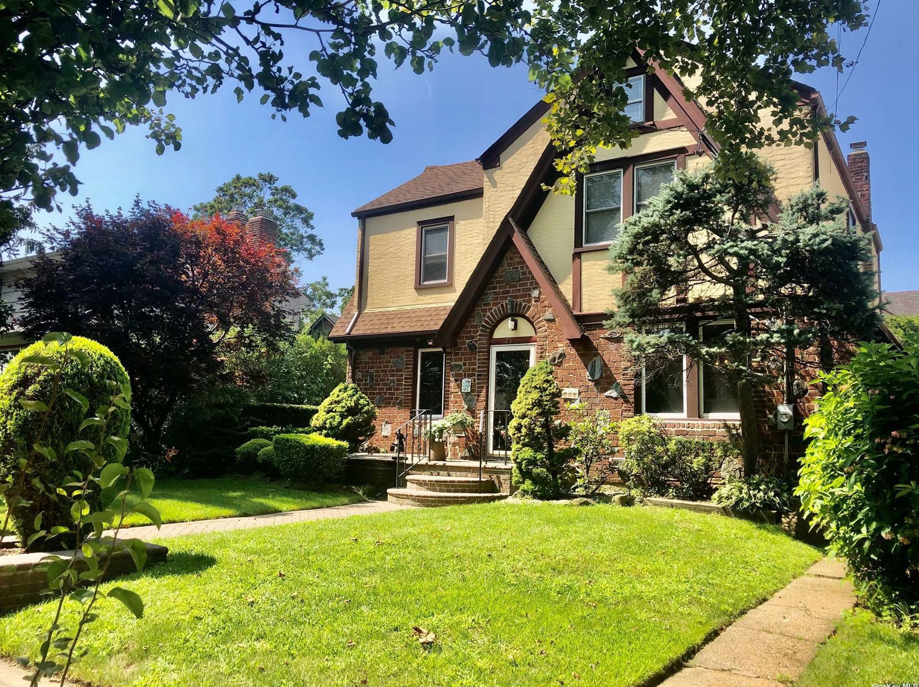 23 Derby Ave, Cedarhurst, NY 11516