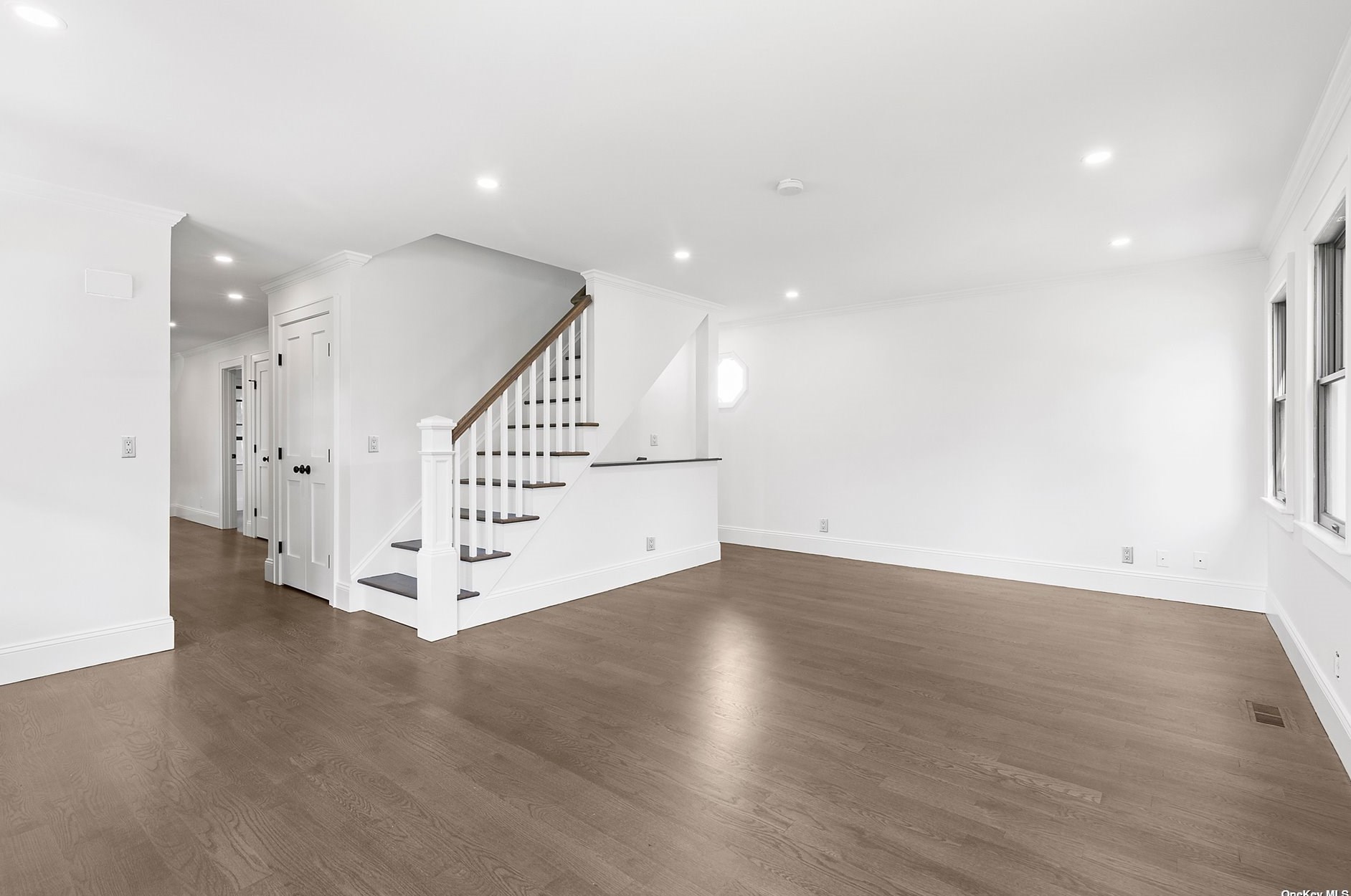 13 Willow Shade Ave, East Quogue, NY 11942