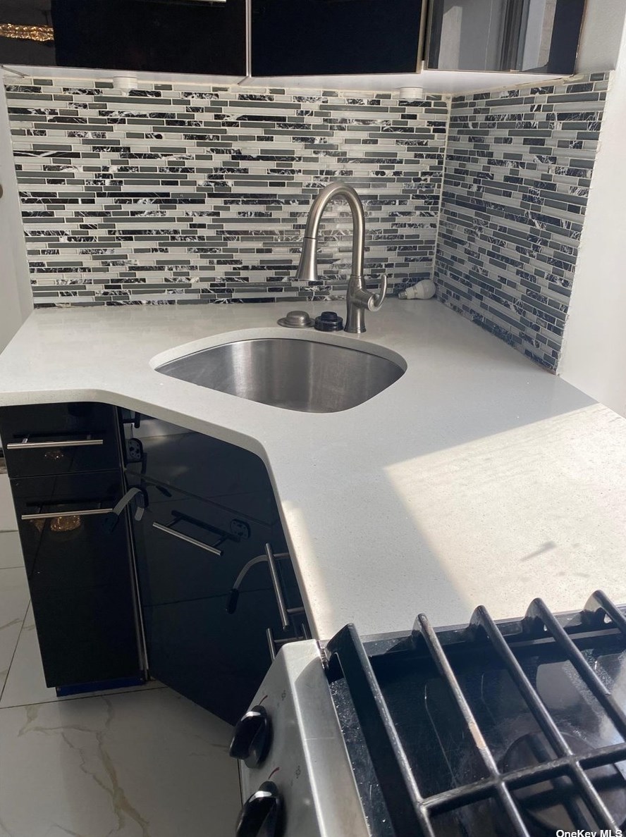 449 Irving Ave #2, Brooklyn, NY 11237
