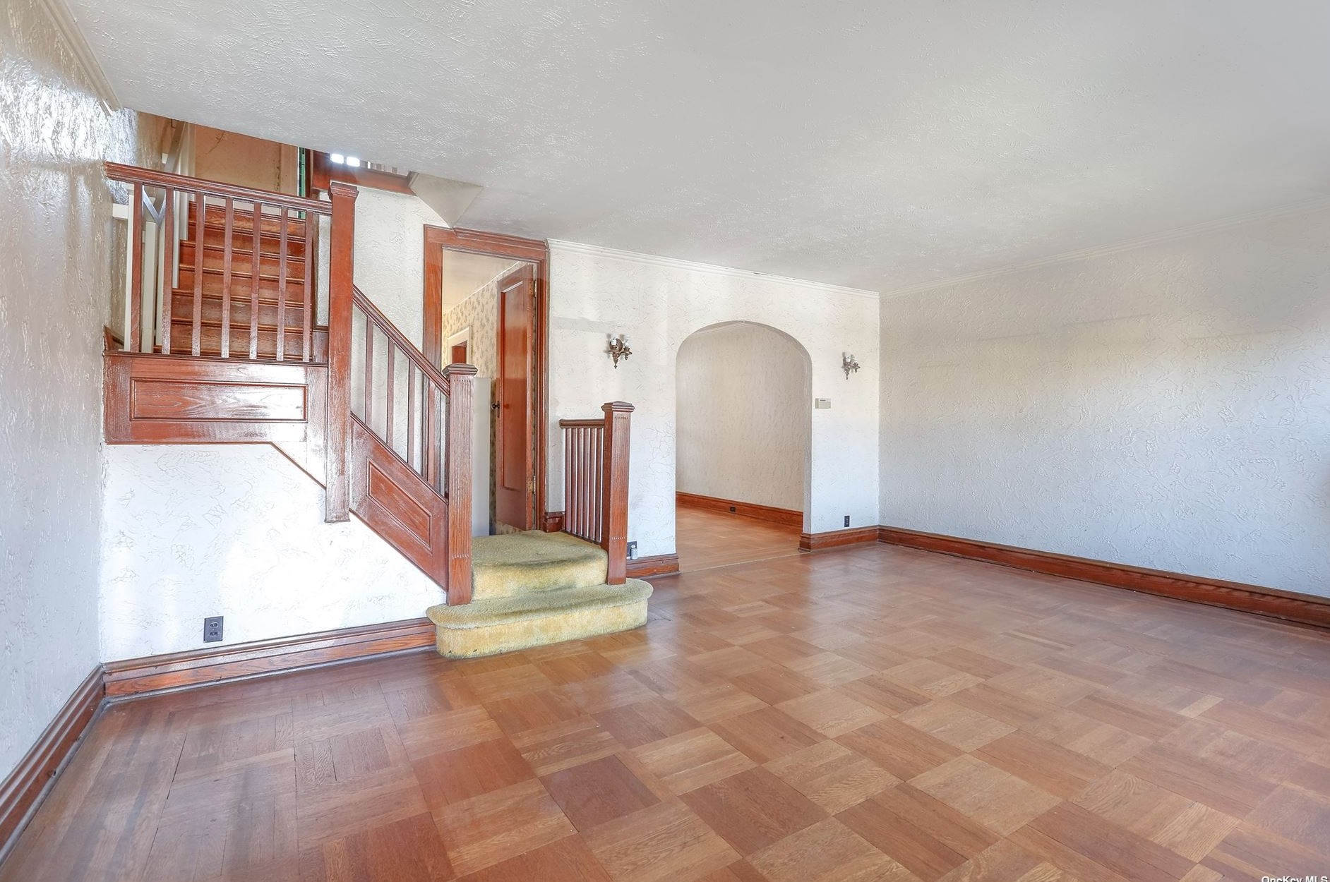 88-06 63rd Ave, Flushing, NY 11374-1957
