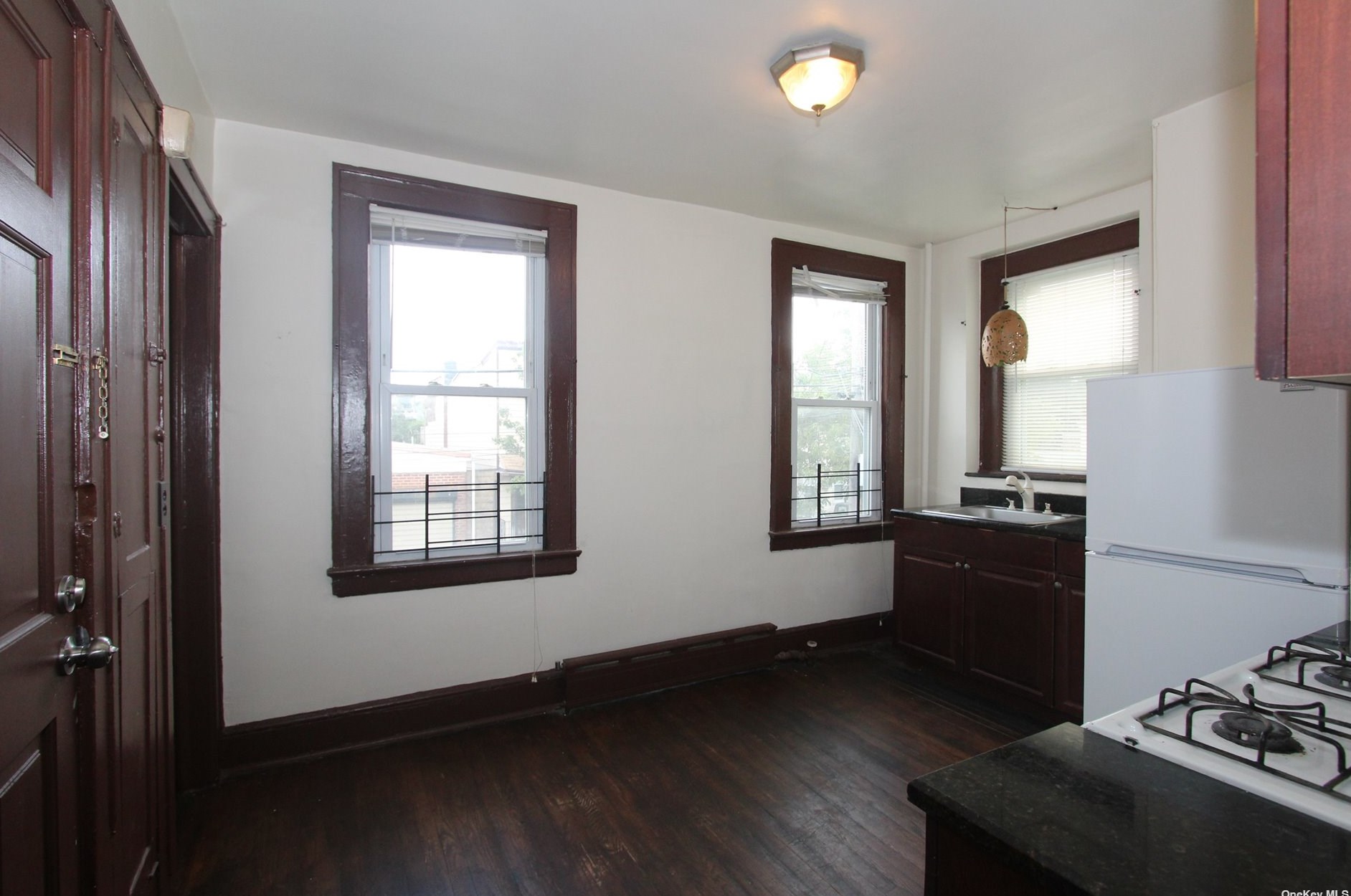 18-06 120th St #2f, Flushing, NY 11356