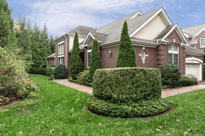 11 Wilkshire Circle #11 - Photo 1