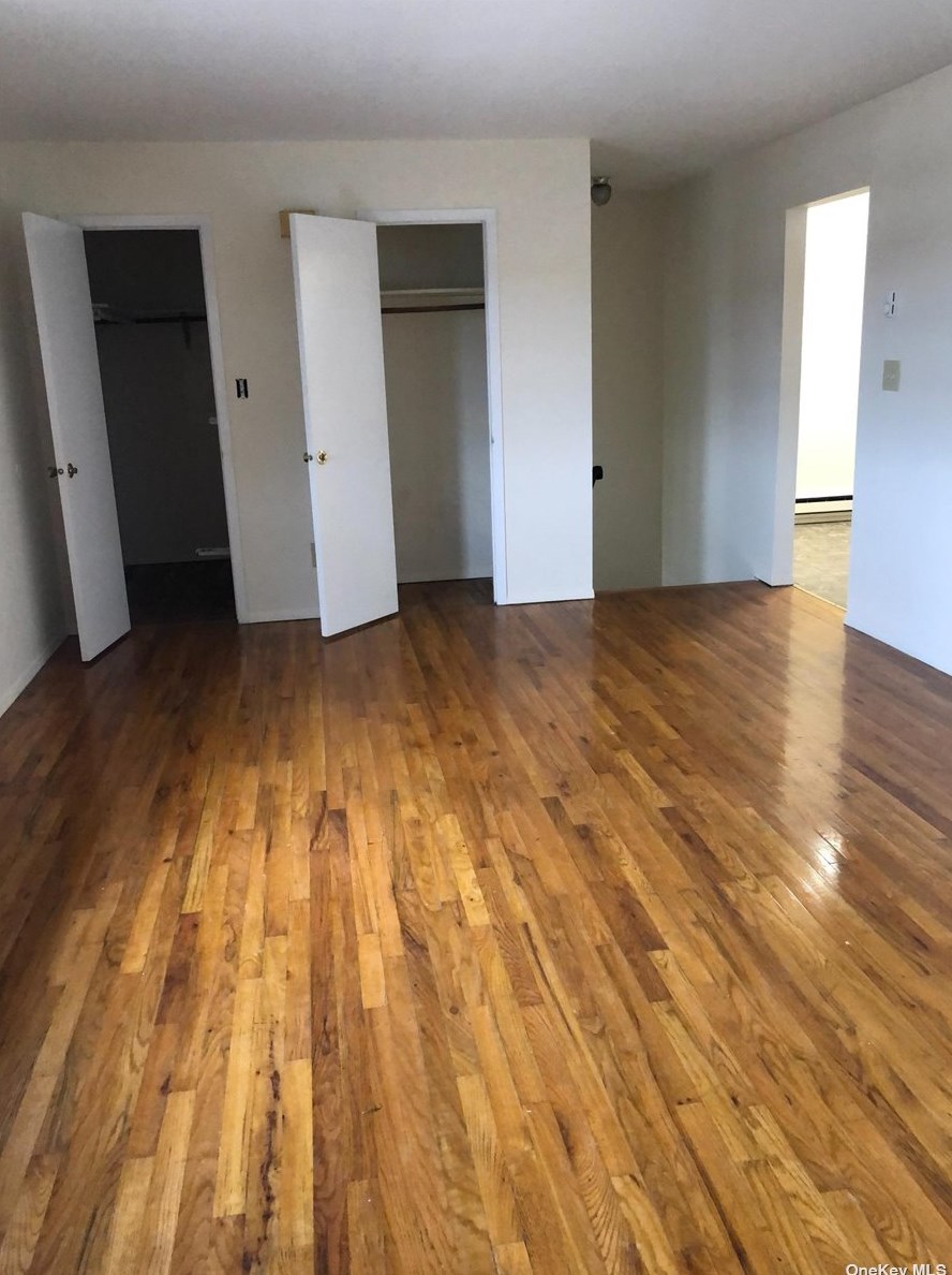 2262 Merrick Ave, North Merrick NY  11566-4316 exterior