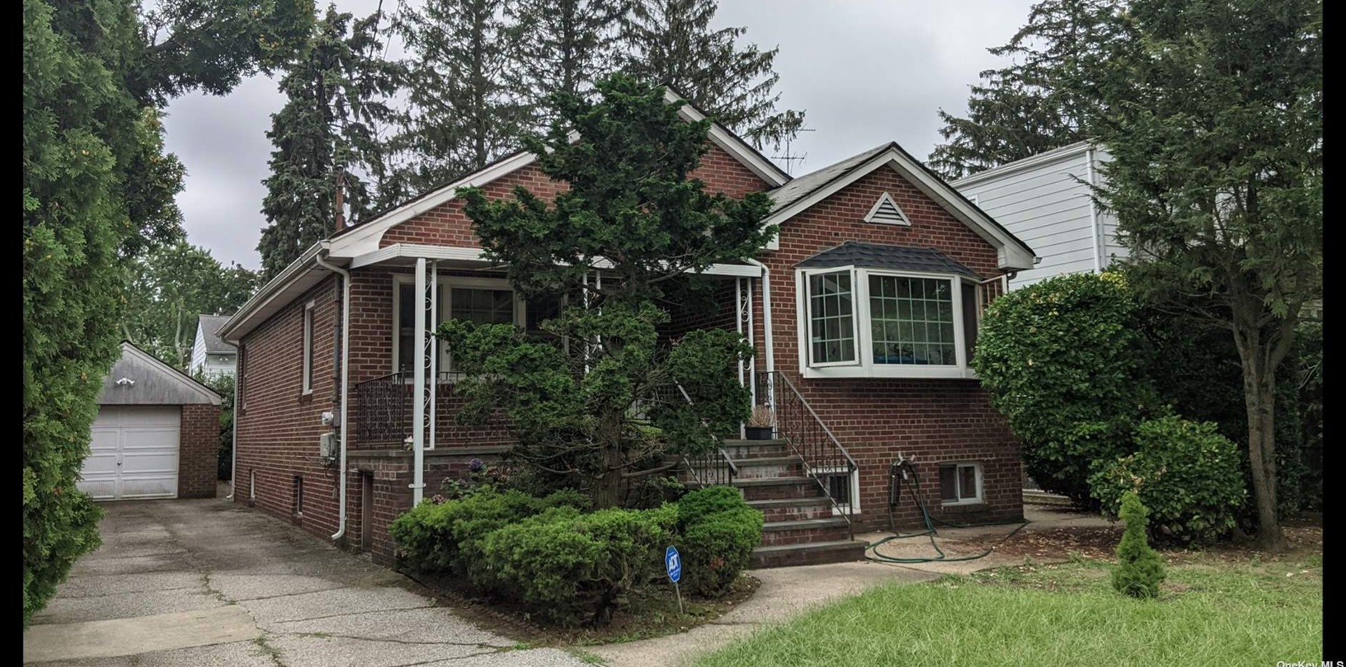 2113 Hoffman Ave, Floral Park, NY 11003