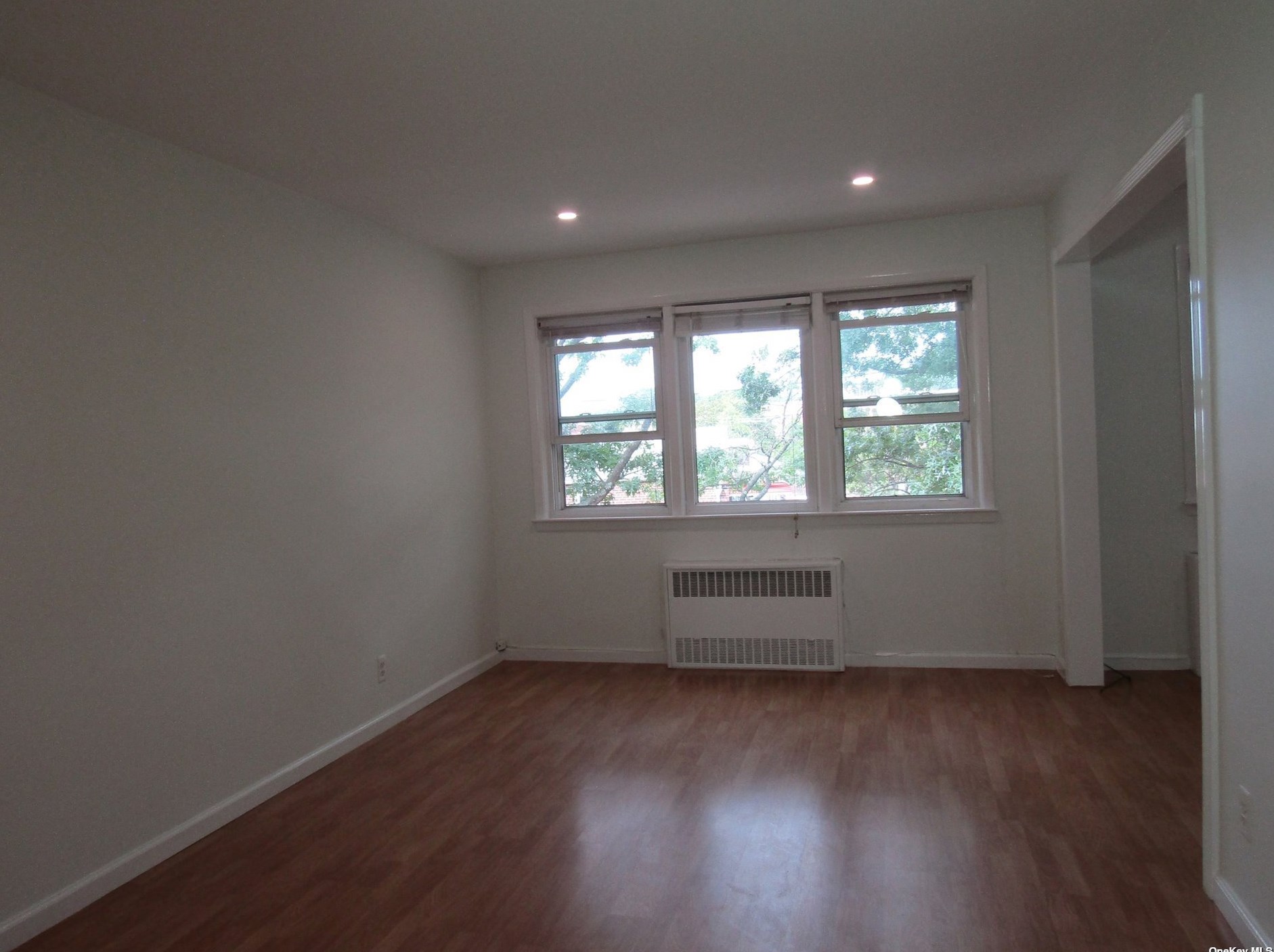 82-59 233rd St, Jamaica, NY 11427