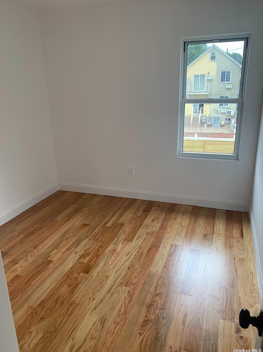 12134 6th Ave, Flushing NY  11356-1105 exterior