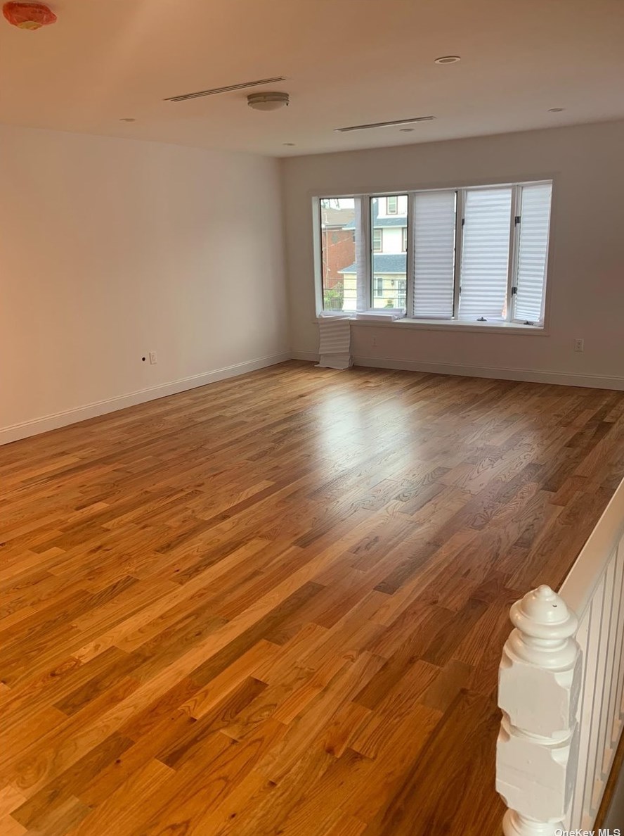 12134 6th Ave, Flushing NY  11356-1105 exterior