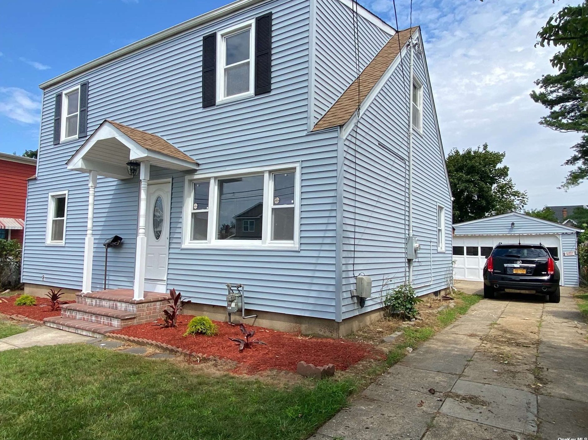 523 Liberty St, Hempstead, NY 11553-2315