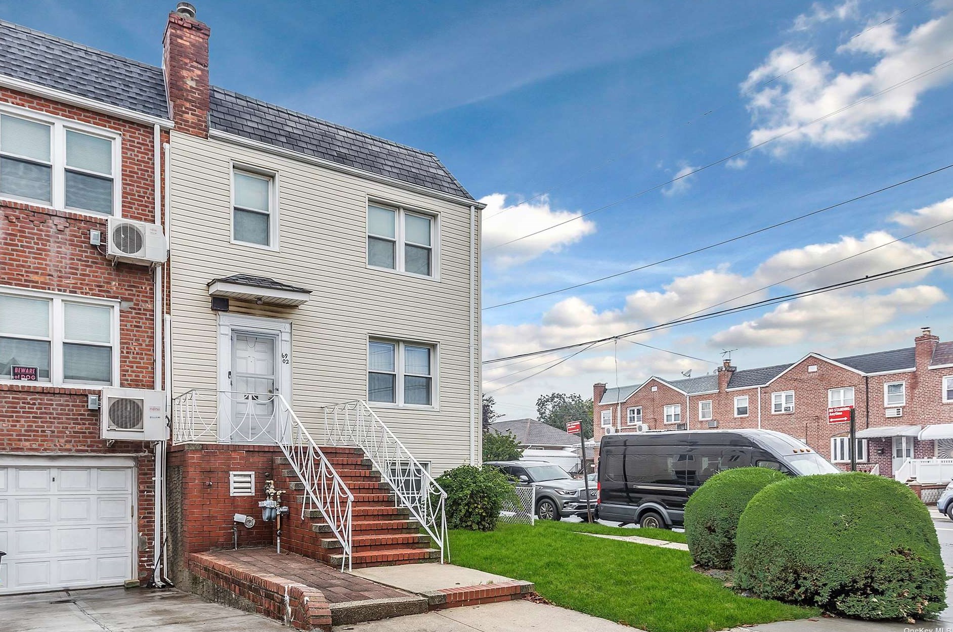 69-02 174th St, Flushing, NY 11365-1617