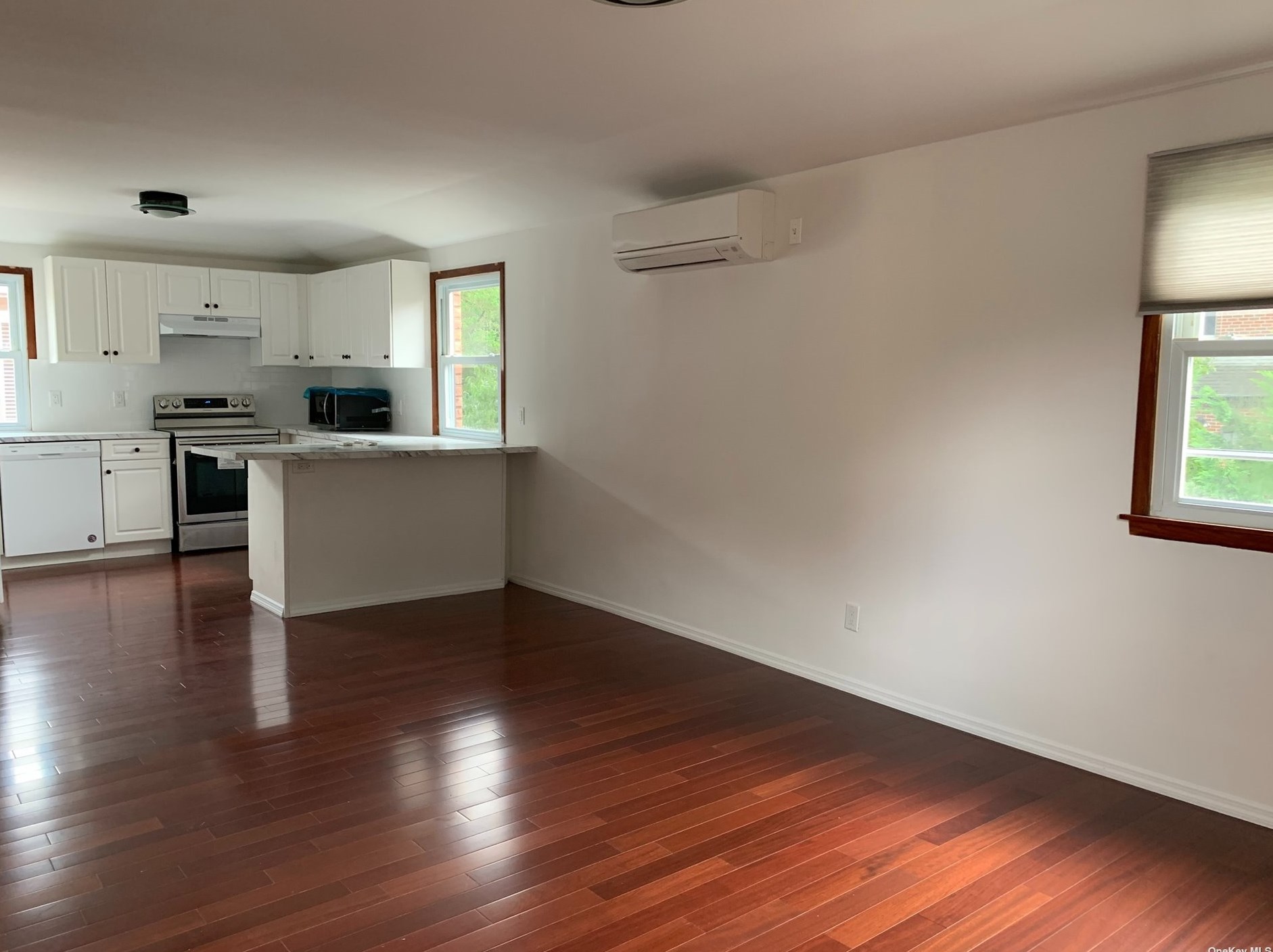 251-24 57th Ave #2 Fl, Flushing, NY 11362