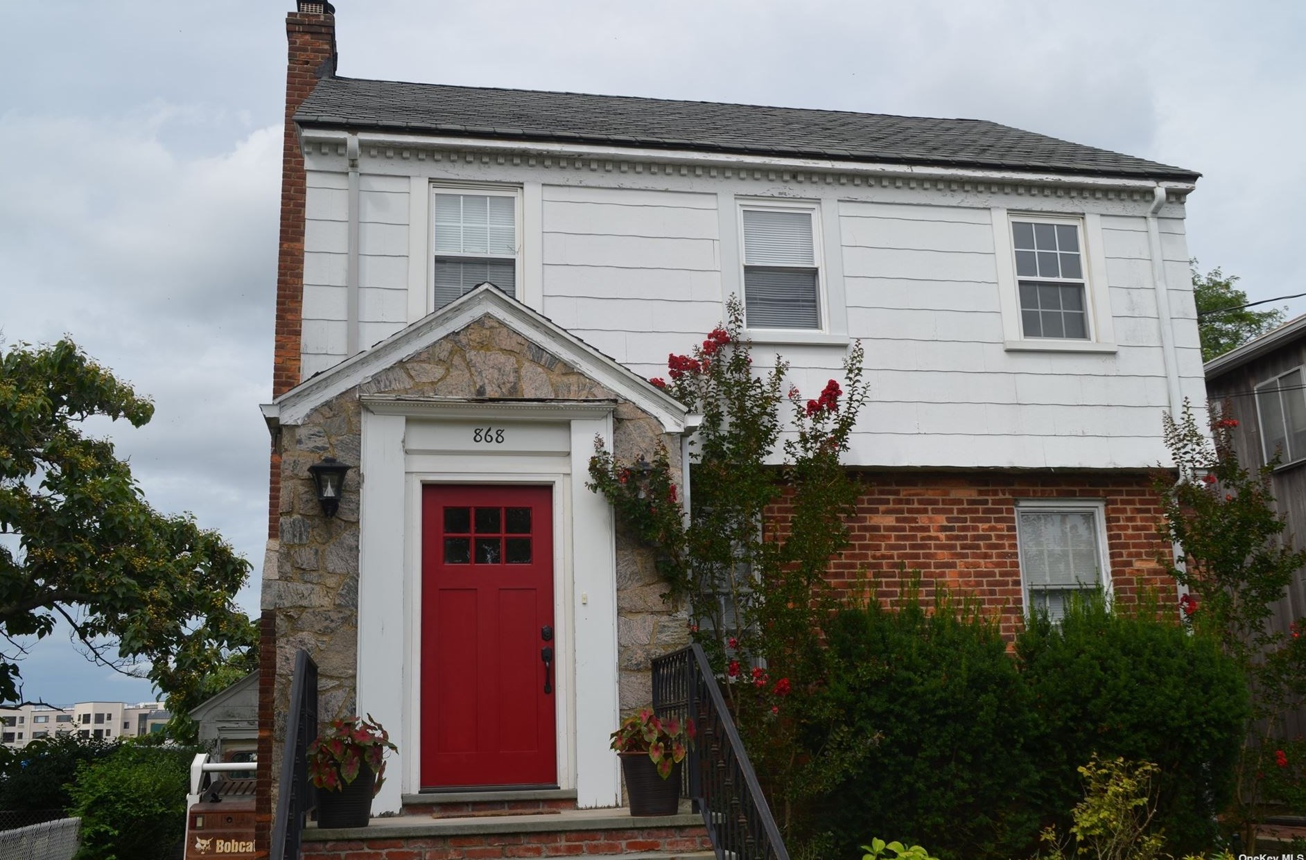 868 Guy Lombardo Ave, Freeport, NY 11520