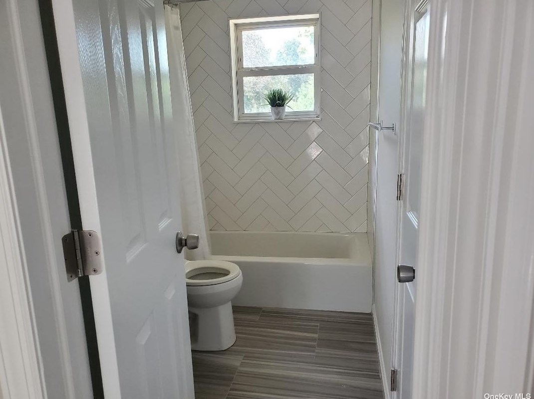 13 Merrick Rd, Smith Point NY  11967-2353 exterior