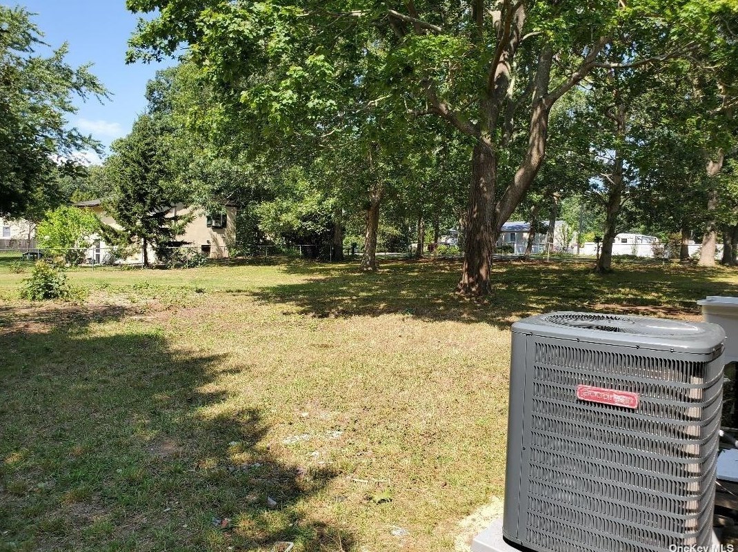 13 Merrick Rd, Smith Point NY  11967-2353 exterior