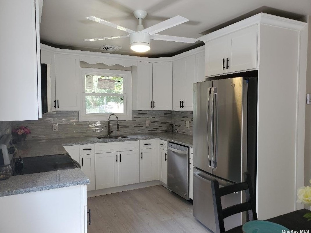 13 Merrick Rd, Smith Point NY  11967-2353 exterior