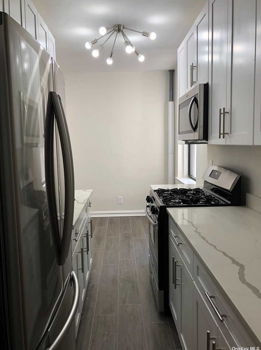 7720 Austin St #3a, Flushing, NY 11375