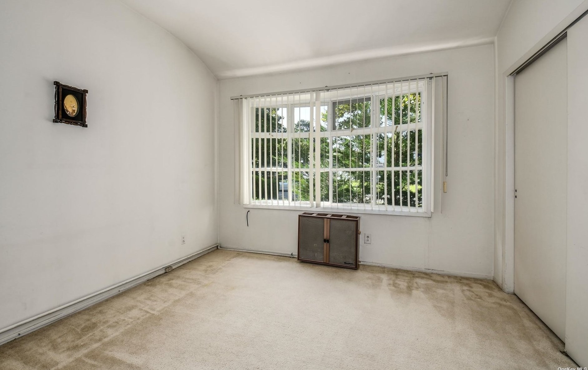 11 Comanche Ln, Commack NY 11725-4606 exterior