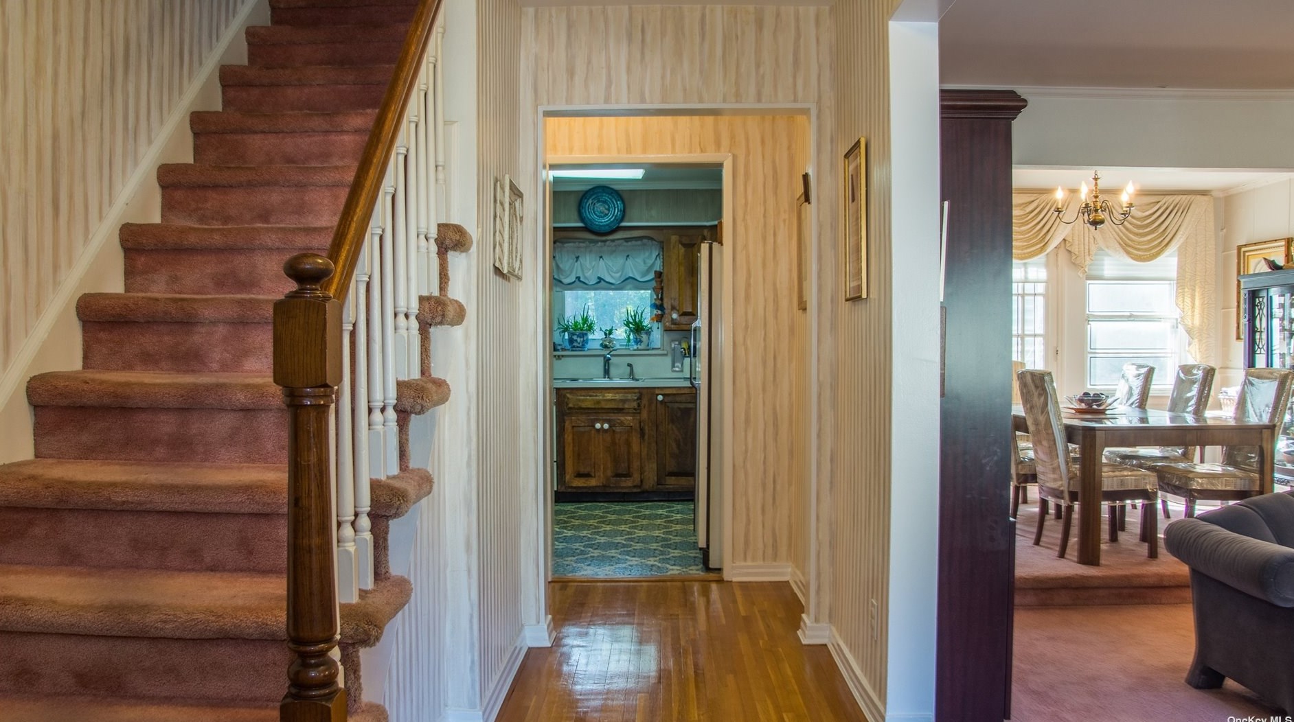 217-18 77th Ave, Flushing, NY 11364-7516