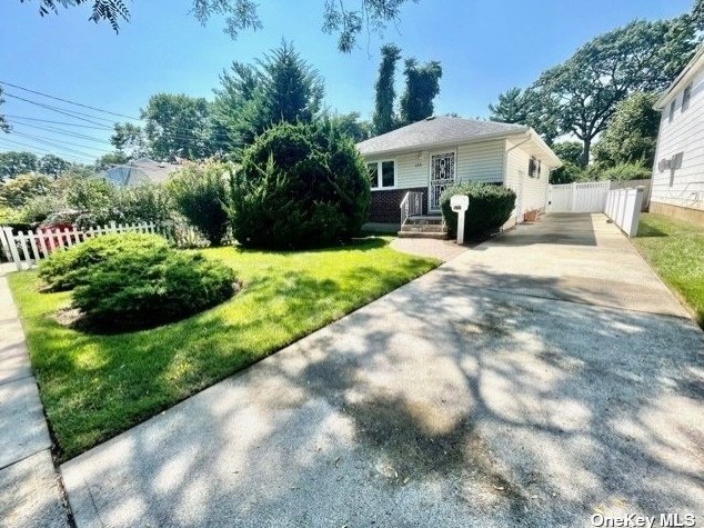 135 Manhattan Ave, Roosevelt, NY 11575